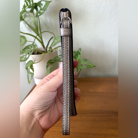 NEW Coach Corner Zip Wristlet Silver Metallic Ash Leather Wallet Glam Clutch - Picture 14 of 15